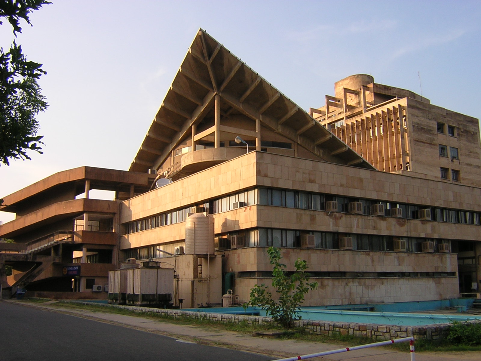 IIT Delhi (public domain)